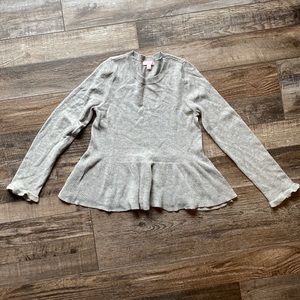 💰 4/$10 Gray peplum ruffle sleeve sweater girls 7